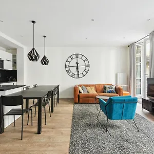  Apartment Elegant Dans Le Quartier Concorde A